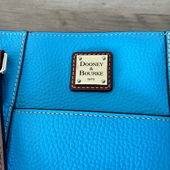 Dooney & Bourke Turquoise Tote bag with Brown Straps - Picture 13 of 13